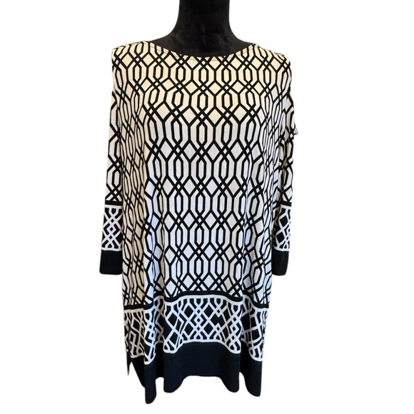 Chico's Travelers Black and White Geometric Tunic size 3 (L) - Picture 3 of 7